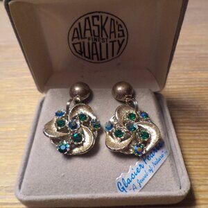 ALASKAN GLACIER PEARLE silver tone pierced earing - new